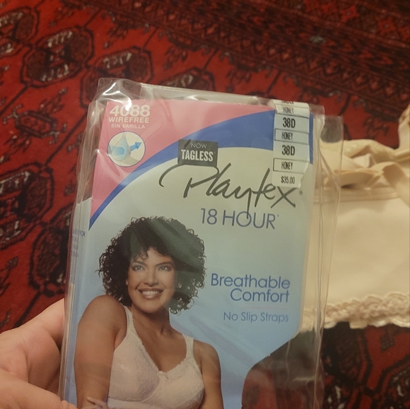 Elegant Cream Lace Bra - Picture 2 of 5